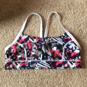 Lululemon sports bra size 8